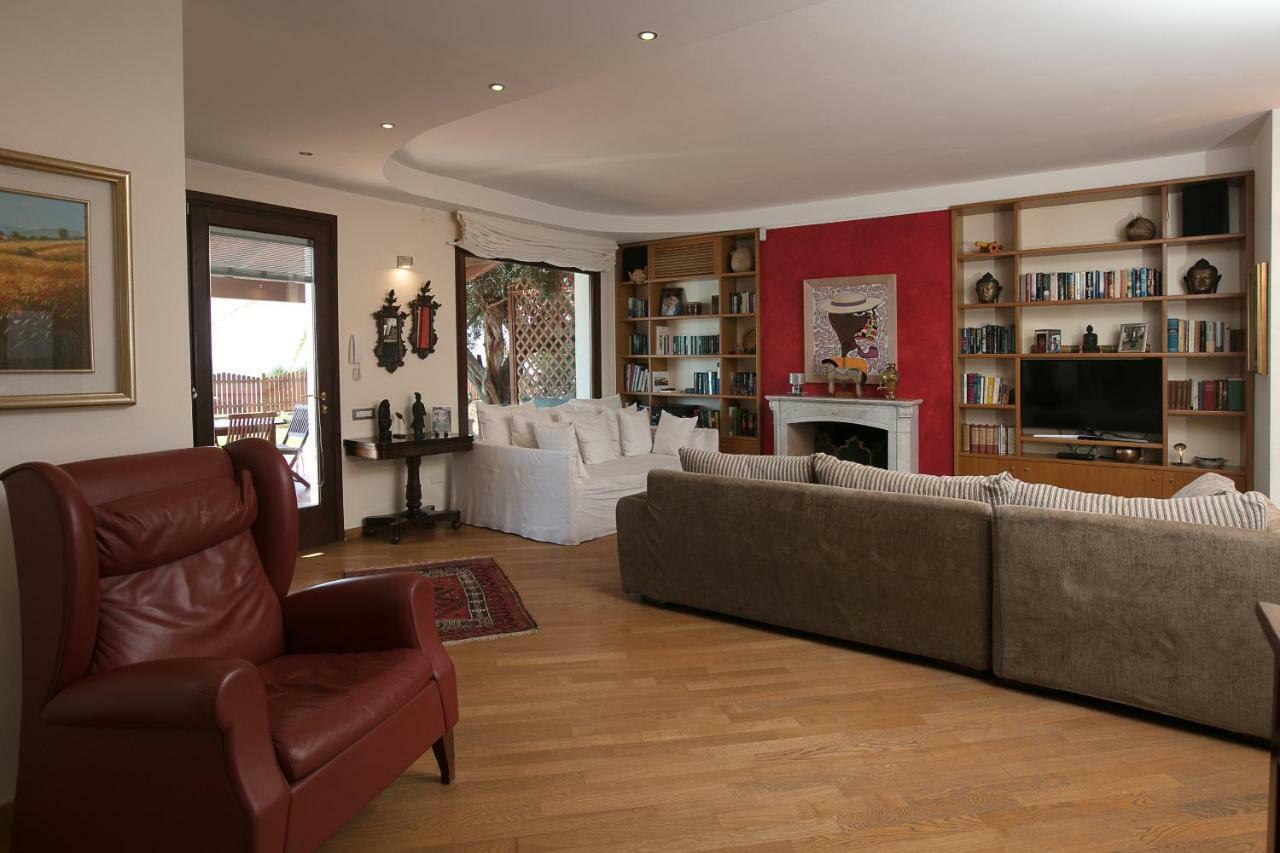 Villa Del Mar Quartu SantʼElena Extérieur photo
